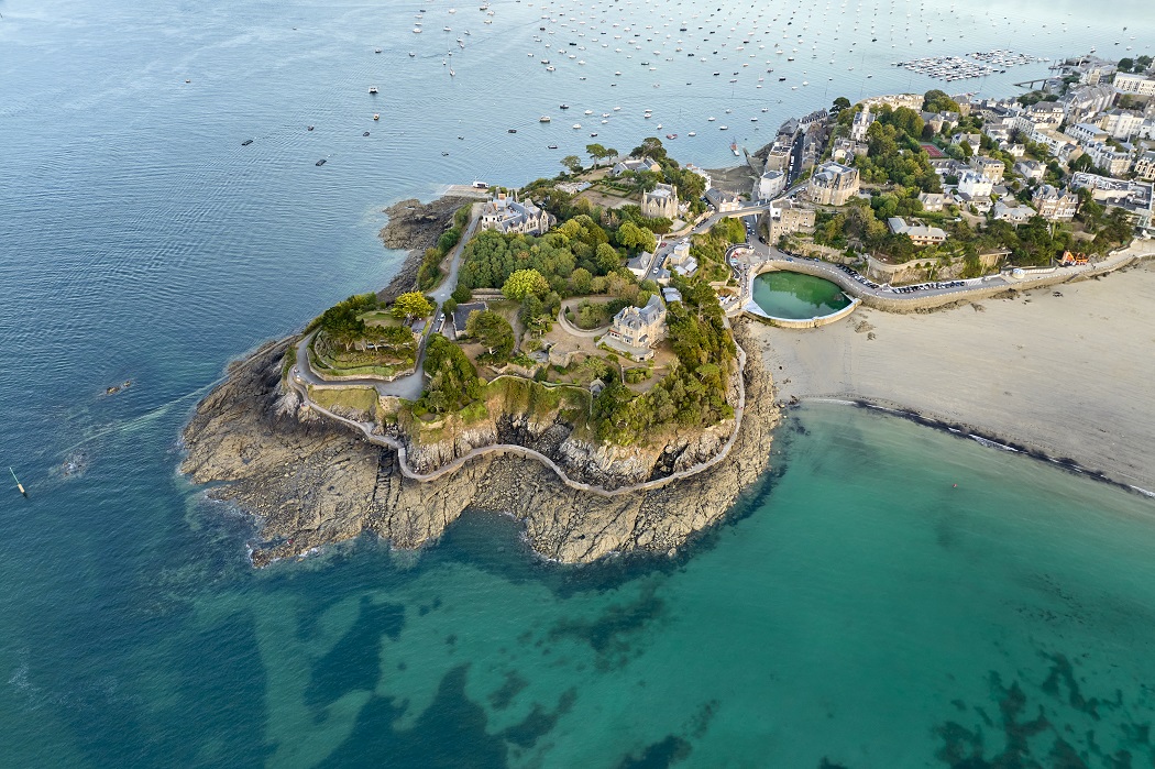 Pointe Du Moulinet à Dinard, Point de départ du circuit vélo allant jusqu'à la pointe de la Vicomté.