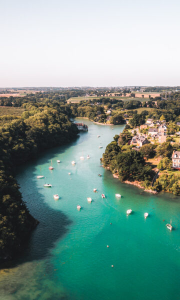 Anse Des Grandes Rivières La Richardais vue du ciel. Un endroit paisible à découvrir sur les bords de la Rance.