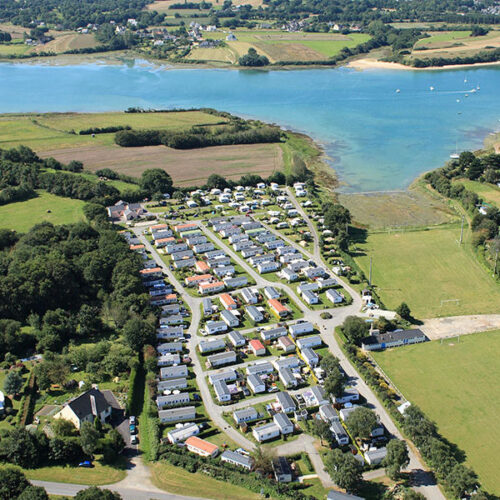 Camping Le Petit Voilier à Saint-Briac-sur-Mer. Au bord de l'estuaire du Frémur, ce camping familial accueille les voyageurs dans une ambiance conviviale.