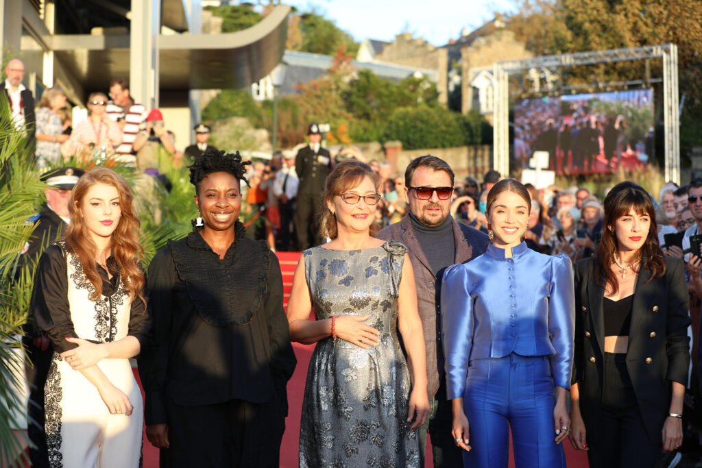 Jury du 34ème festival du Film Britannique et Irlandais de Dinard. Autour de Catherine Frot, acteurs et actrices de renom ont pu voir des films d'outre-Manche.