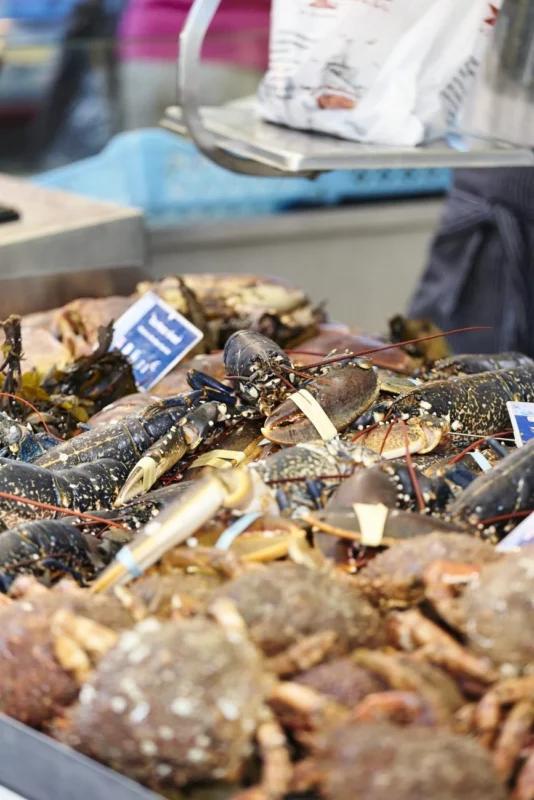 Fruits de mer en vente sur les Marchés De La Cote Demeraude.