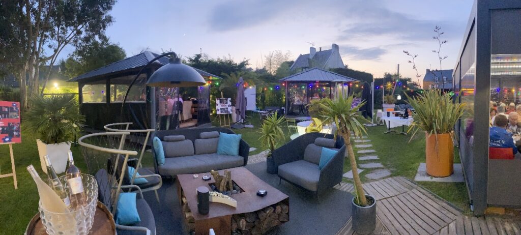 Restaurant traditionnel Le Rusty Saint Briac Sur Mer, sur la Côte d'Émeraude en Bretagne. Dans cette maison typique de Saint-Briac, Le Rusty vous accueille dans sa grande salle de restaurant, sa jolie terrasse et son jardin accueillant.