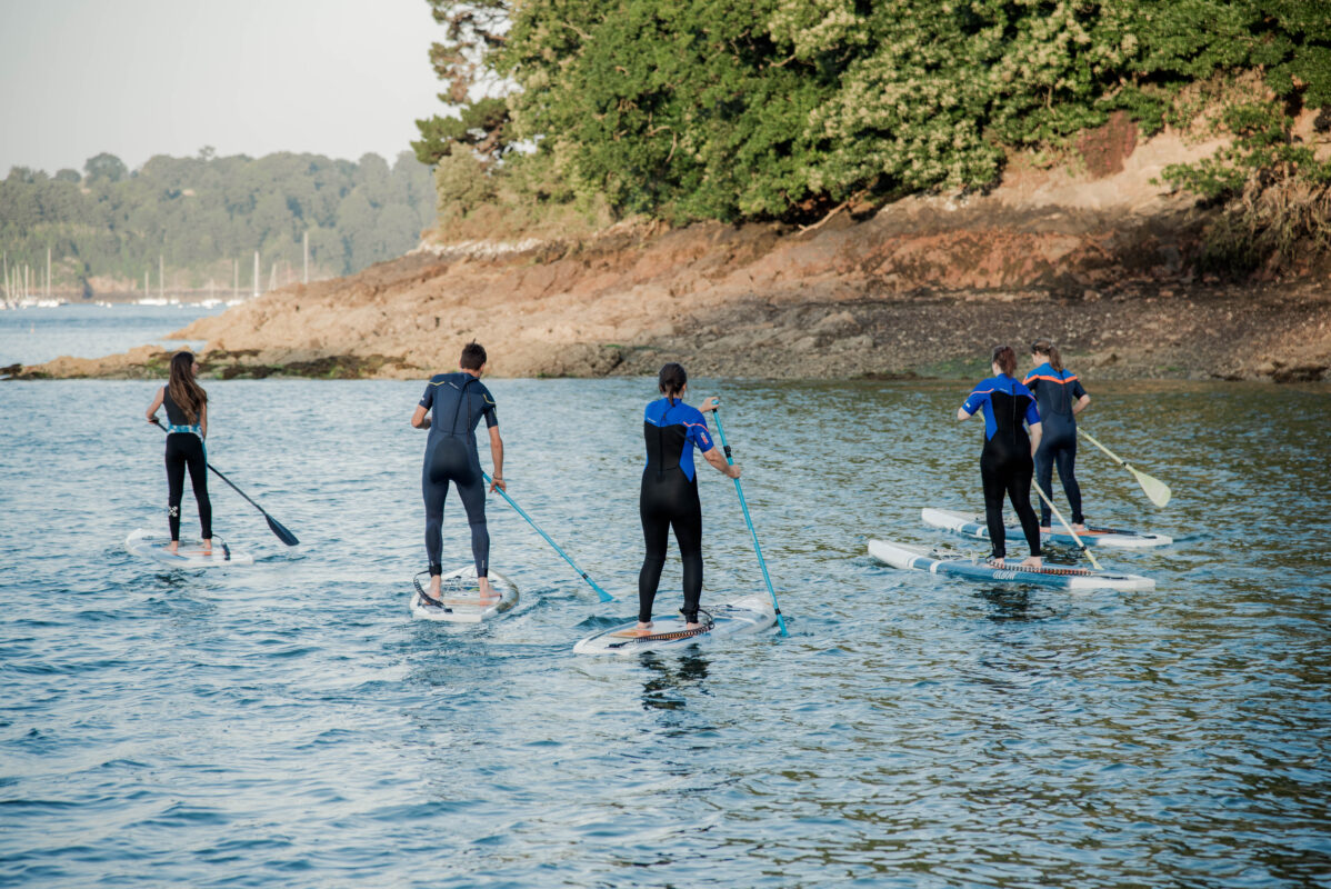 Paddle En Rance Faumea Options de team-building en stand-up paddle pour groupes.