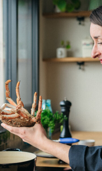 Crédit photo : Candide Camera Atelier Cuisine Retour De Pêche. Activité team building pour apprendre comment cuisine les coquillages et crustacés de la Côte d'Émeraude.