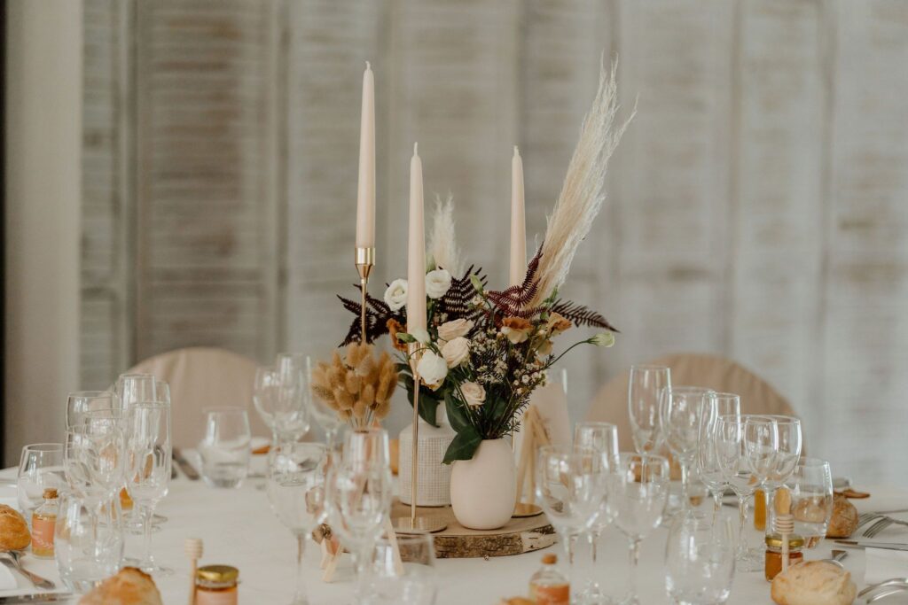 Osmeria - Photo d'une décoration de table pour un événement. Organiser un événement en Bretagne