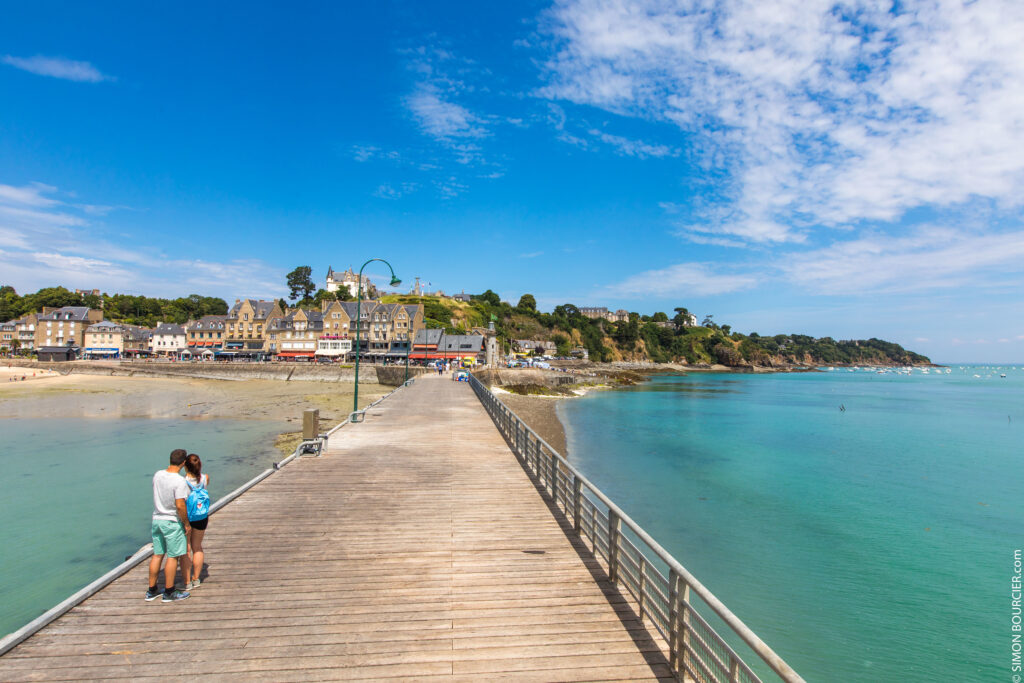 Le port de Cancale vu depuis le phare. Photo de Simon Bourcier