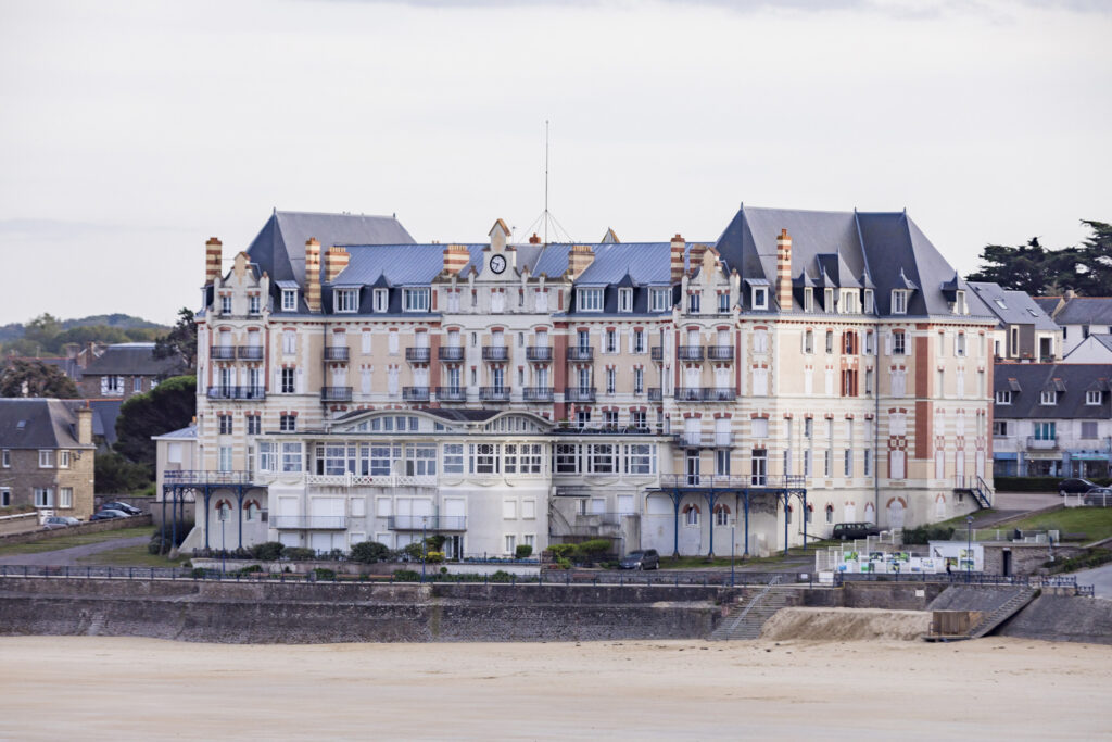 Grand Hotel De Saint Lunaire. Crédit : Studio Jezequel