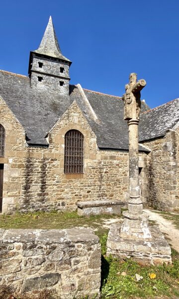 Vieille Eglise de Saint-Lunaire, classée aux Monuments Historiques, qui abrite l'une des plus belles collections de gisants de Bretagne.
Crédit : Charlotte Longépé