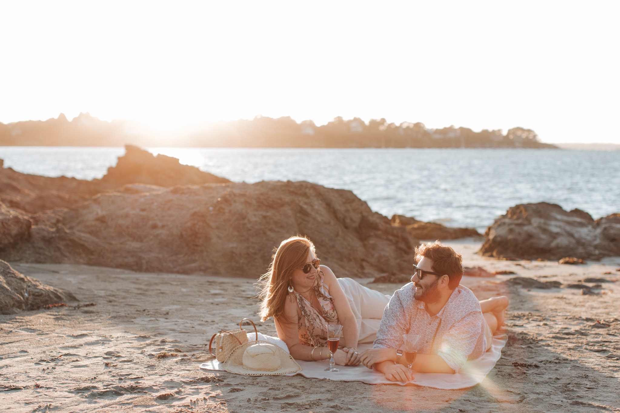 Couple jeunes actifs Plage des Briantais